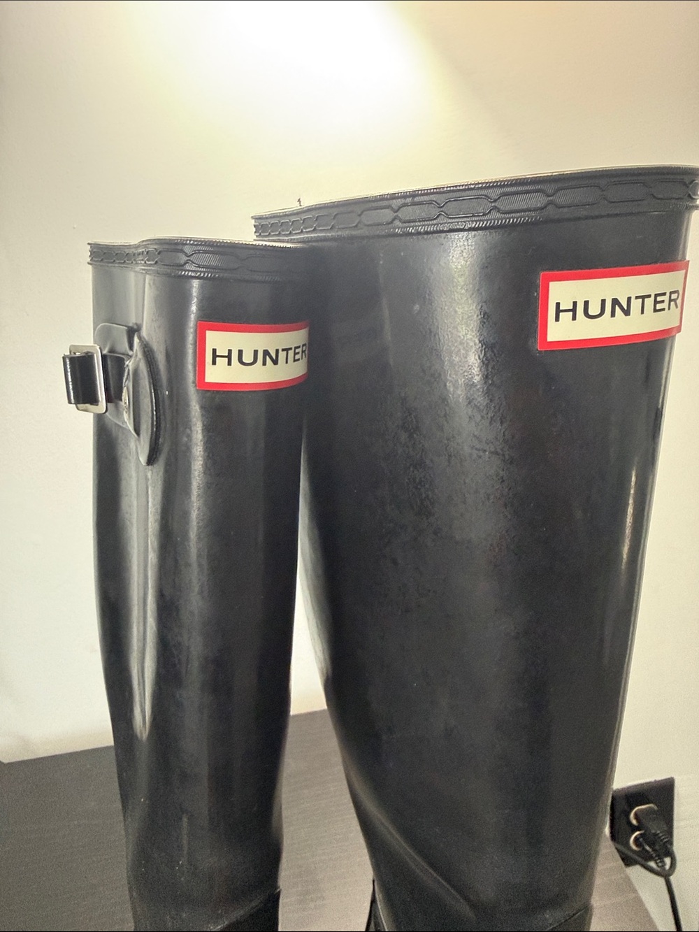 Hunter Tall Gloss Rain Boots - Black with Red Logo - Picture 12 of 14
